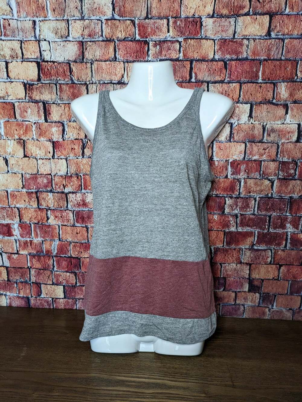 NWT Chaser Grey Burgundy Tank Top Size S